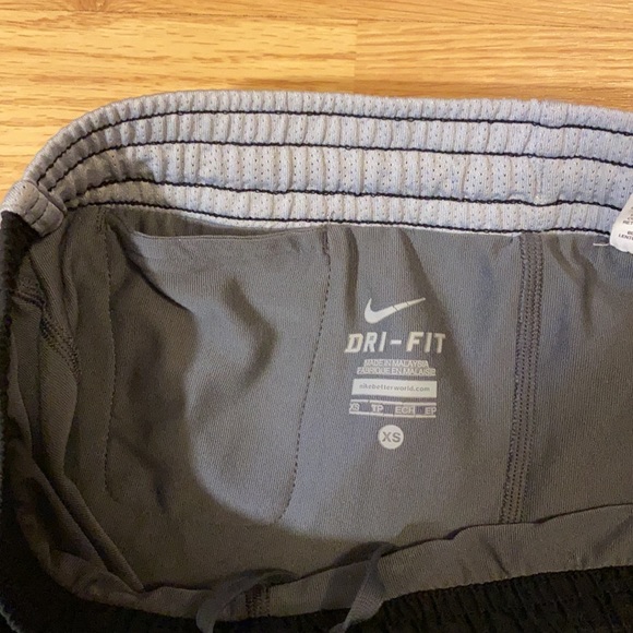 Black Nike Dry Fit Shorts. Women’s Extra Small. - Picture 4 of 5